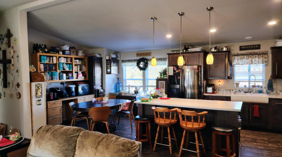 kitchen/dining room