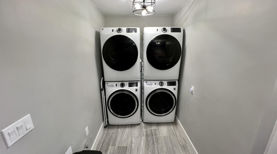 2 Washers & 2 Dryers