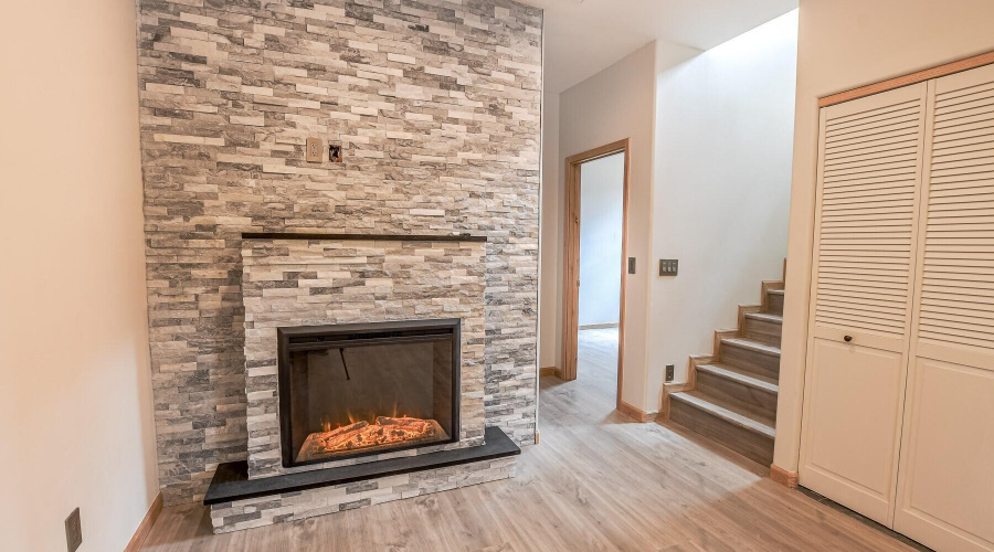Electric fireplace with heat