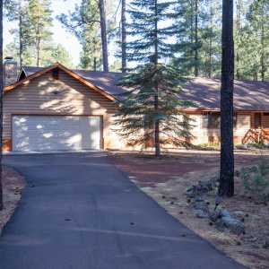 7367 country club pinetop front drive
