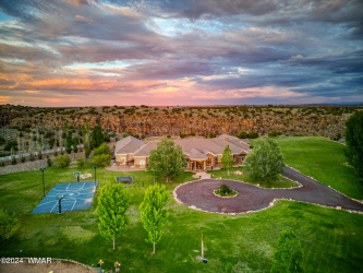 White Mountains Paradise: A Rare 10-Acre