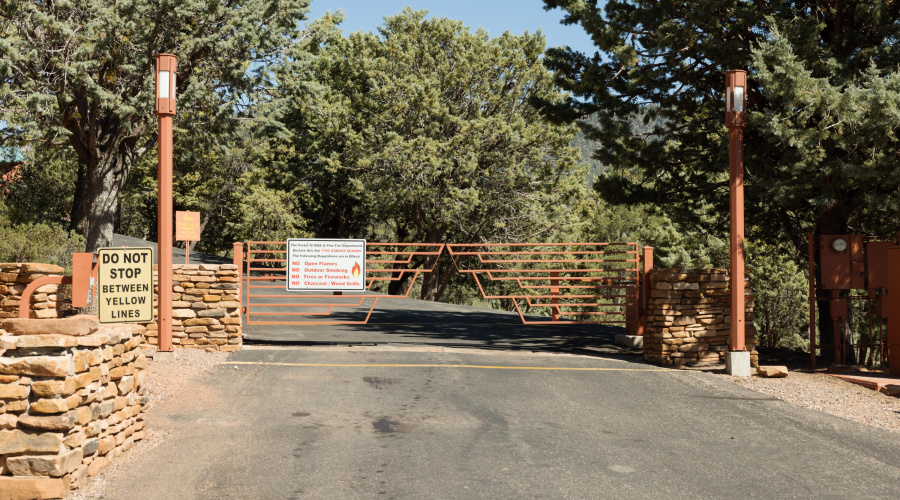 54 - Community Gate