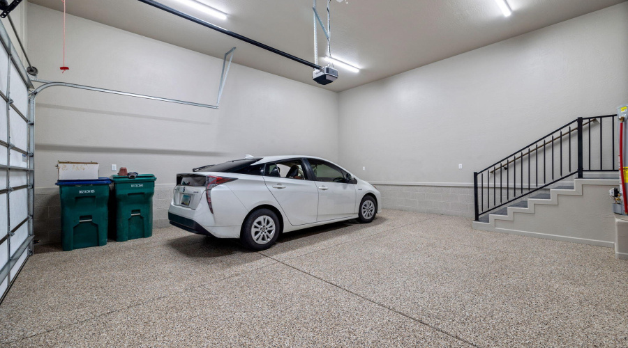 Epoxy floors in garage