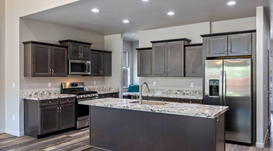 Kitchen with Breakfast Bar