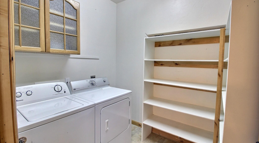 Laundry and pantry space