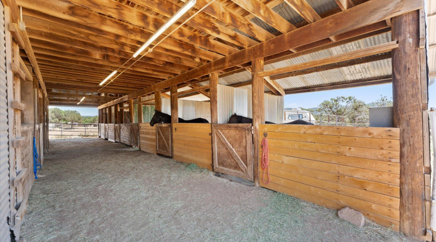 47-047-barn-interior