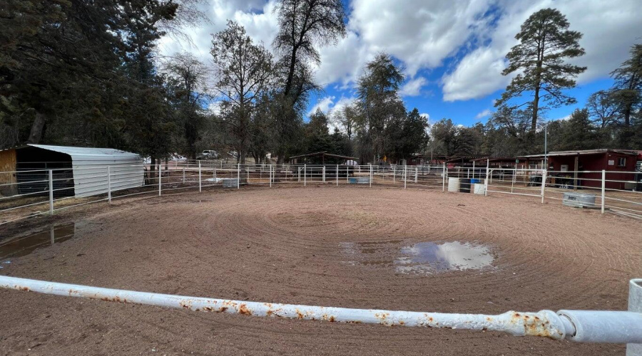 Round pen