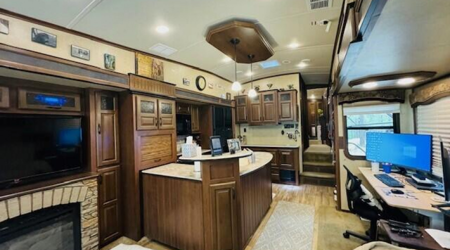 trailer kitchen2