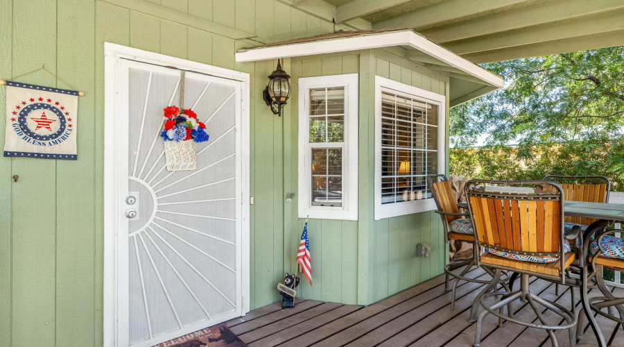 COZY FRONT PORCH