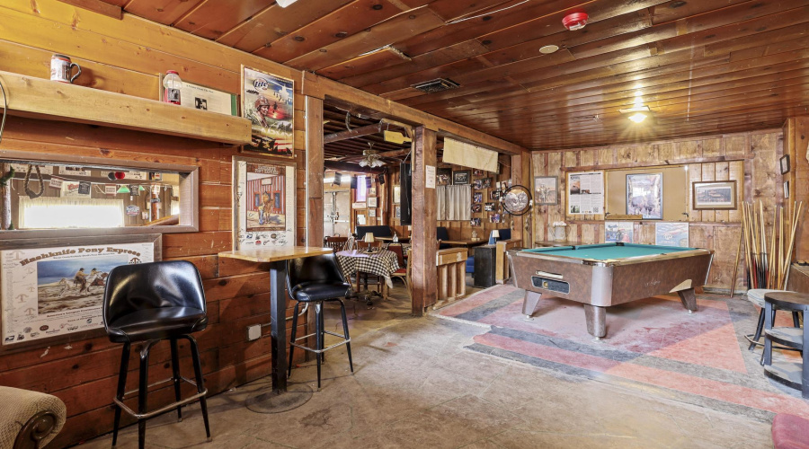 POOL TABLE ROOM