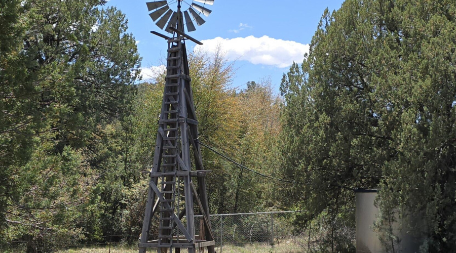 Windmill & Strg Tank