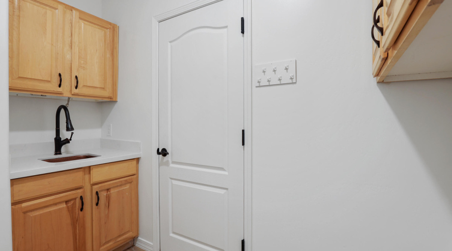 Laundry Room w Sink