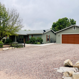 195 W Quail Trail