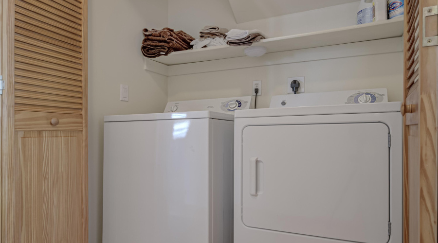 Hallway closet laundry