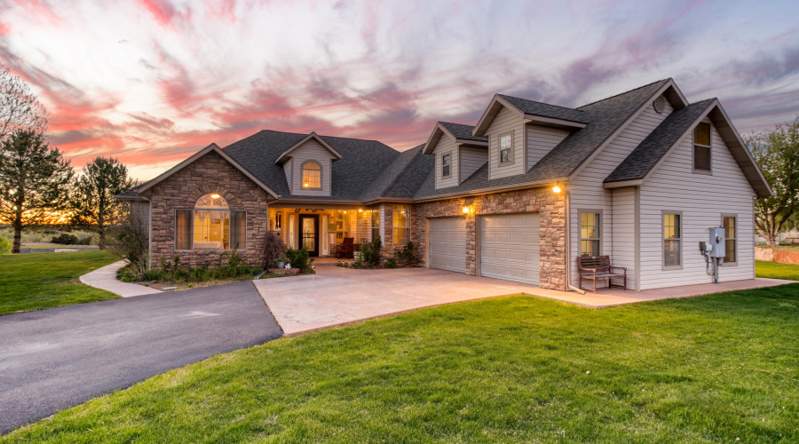 Stunning Centennial Country Acres Home