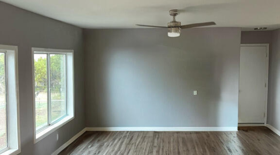 Virtual Staging AI - empty living