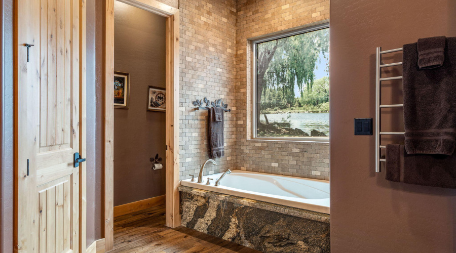 Guest tub in main house