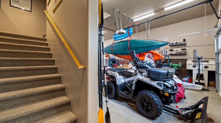 Garage stairs to loft