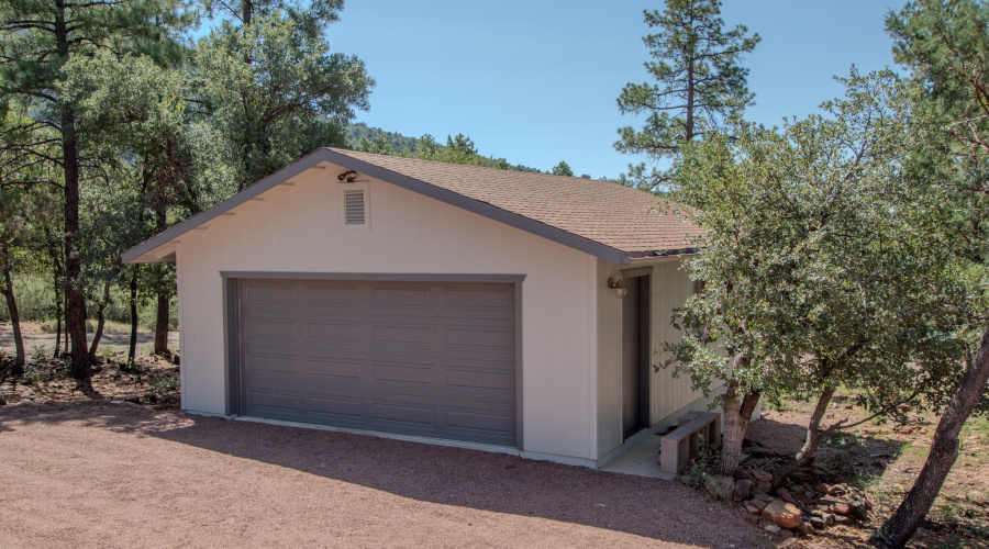 Garage - Detached Oversized 2 car