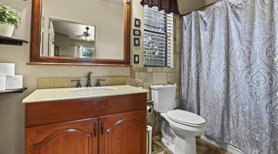 Guest House - Bathroom 1