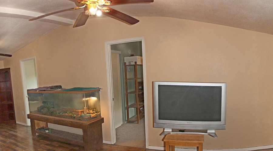 009_Family Room