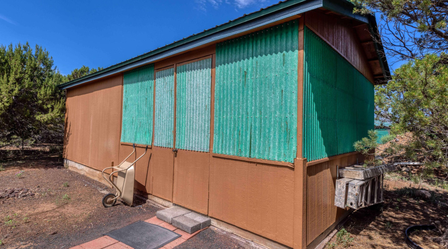 Shed with work room