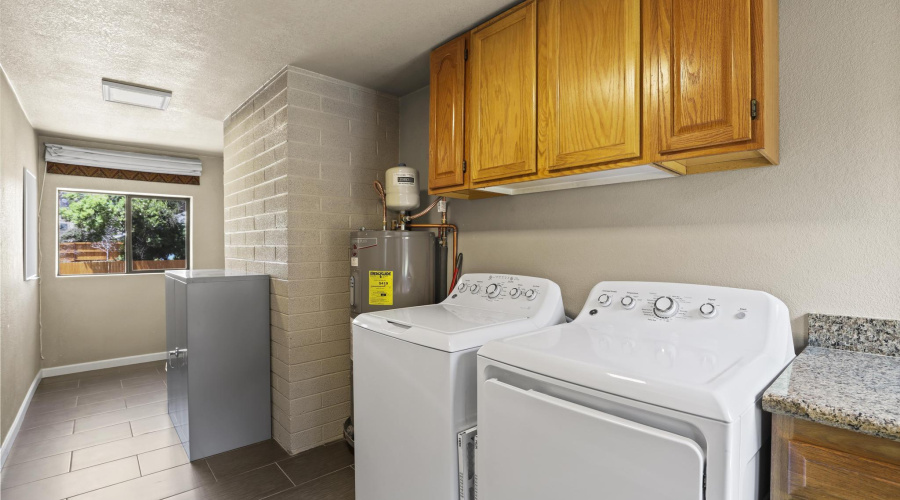 Laundry room with extra space