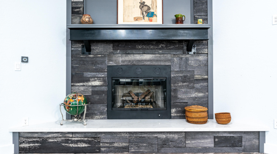 Gas fireplace w/custom mantle