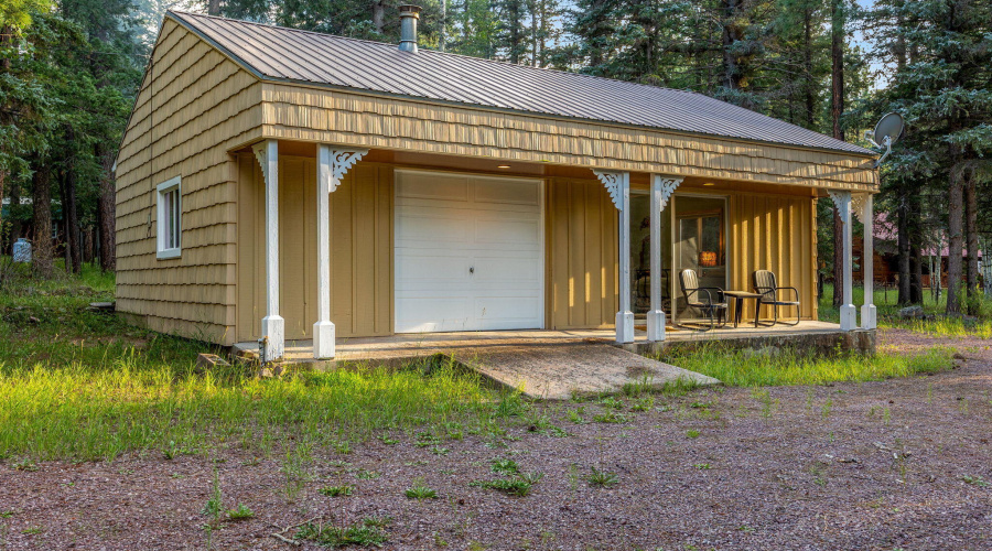 Garage/Guest Quarters