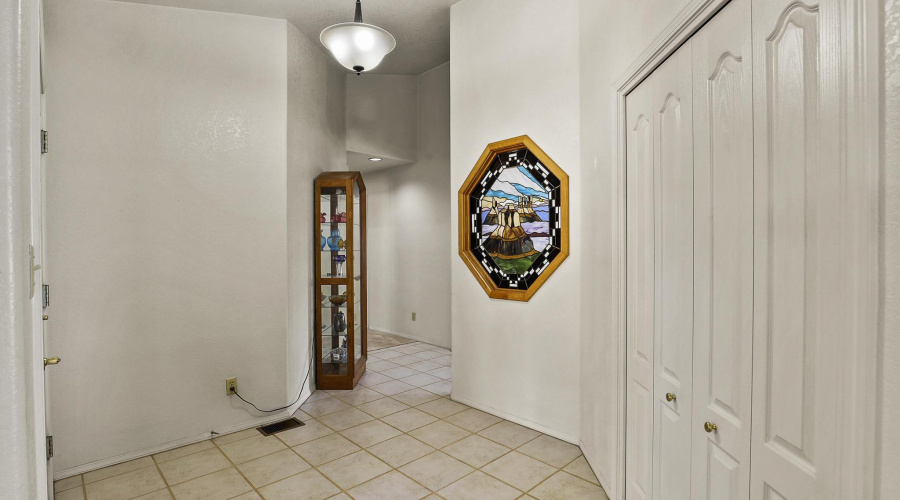 Foyer/Entry