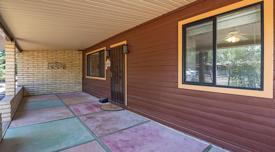 8120 W Gunsight Ridge Front Porch