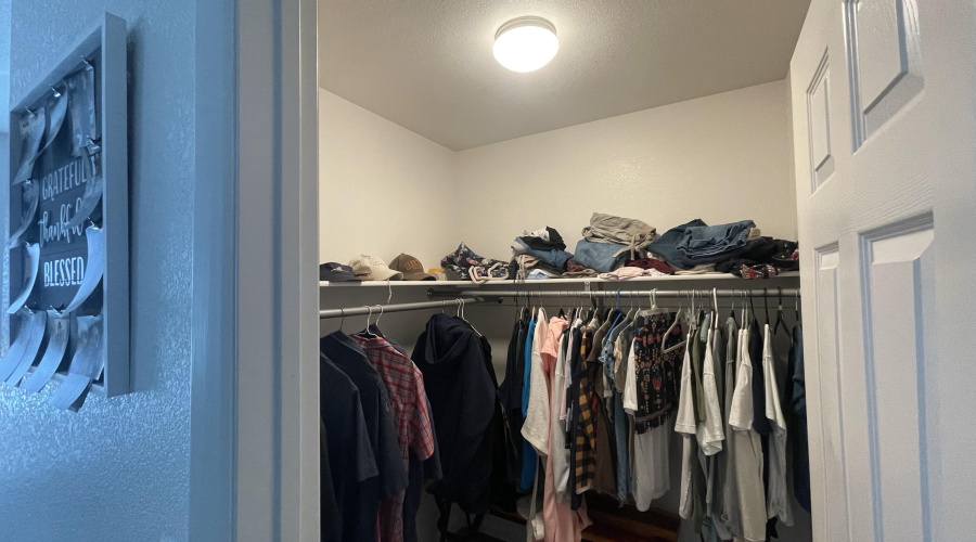 Walk-in  2 closets