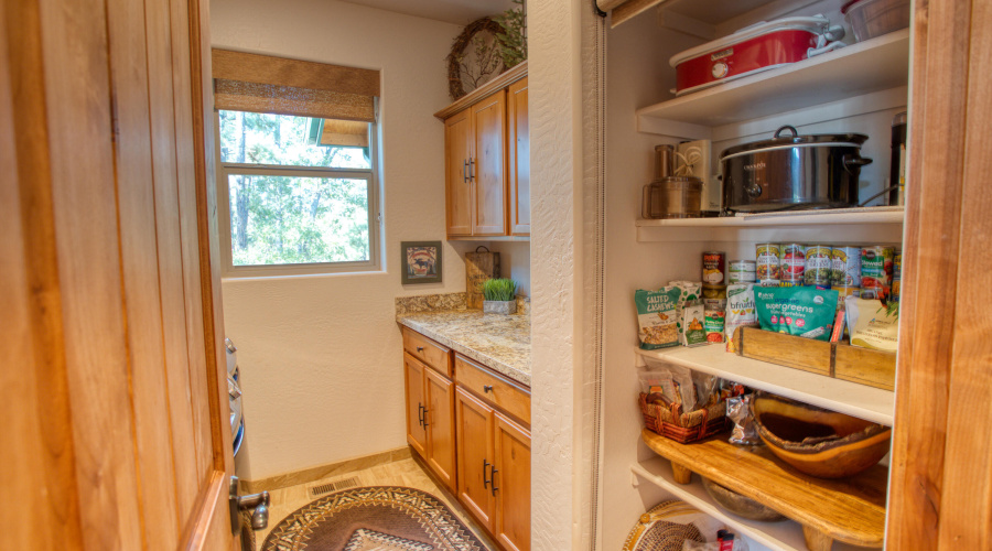 Additional laundry room storage