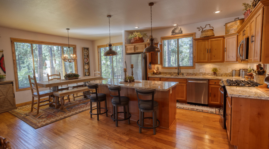 Chefs kitchen with upgraded cabinets & b