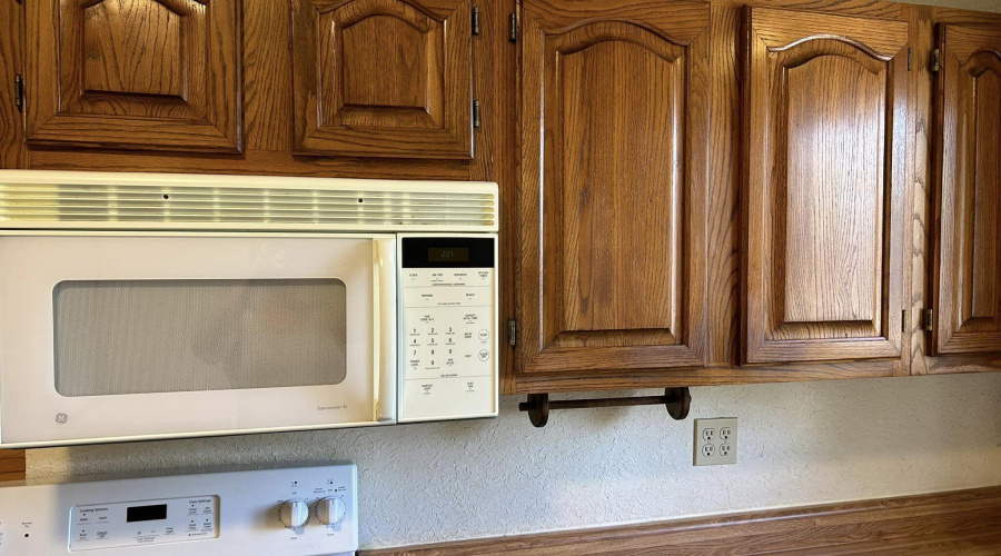 kitchen cabinets microwave