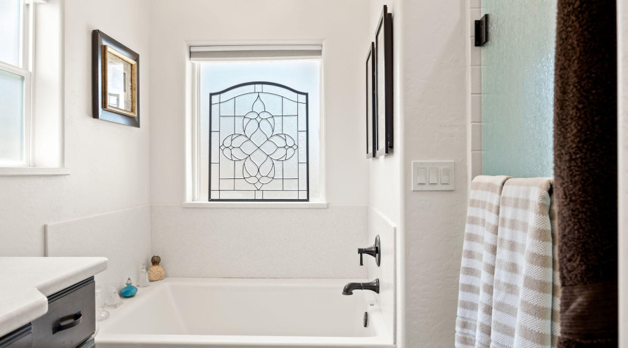 Soaking Tub and Shower