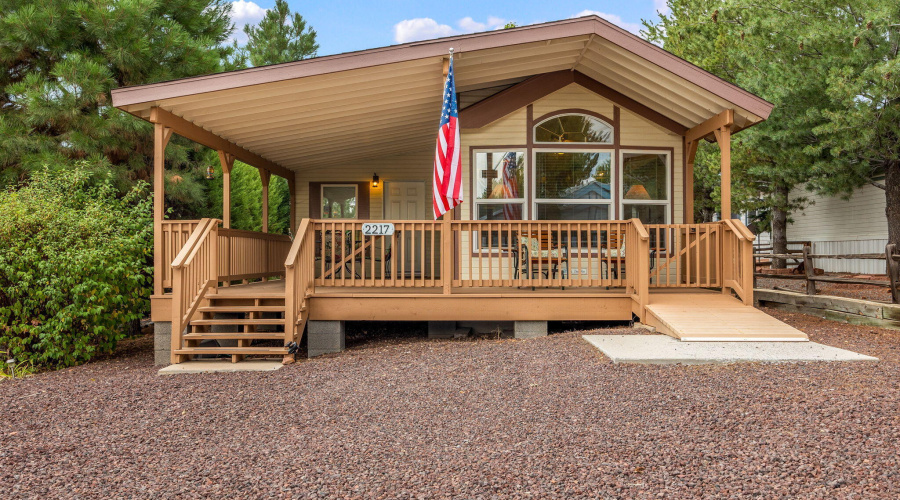 COZY CABIN RETREAT