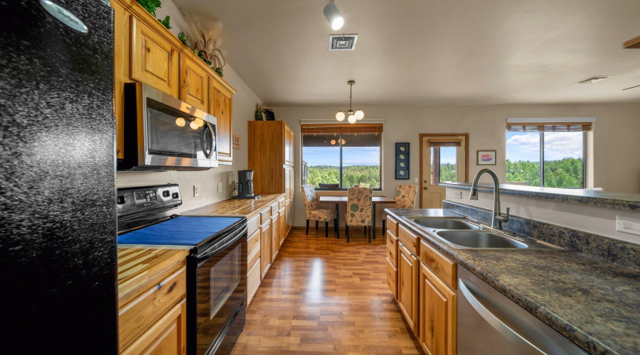 Newly Remodeled Kitchen