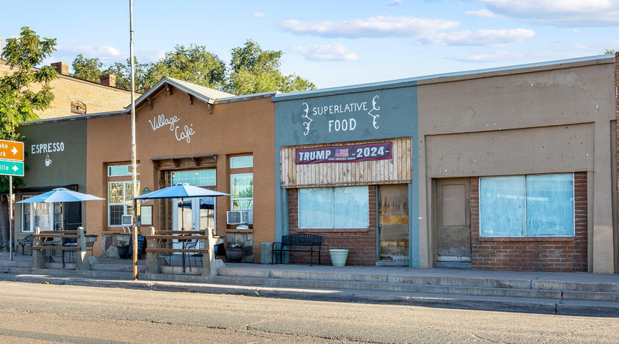 140CommercialSt-SaintJohns-AZ-2