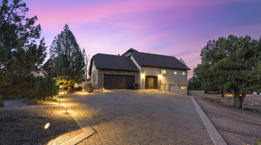 Driveway dusk 1E0A770s9