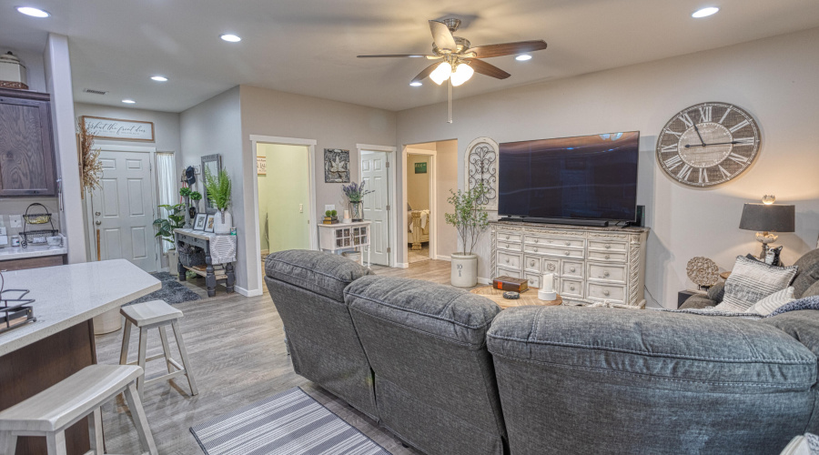 Living Room/Front Entry