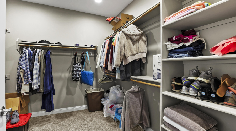 Walk-In Closet MB