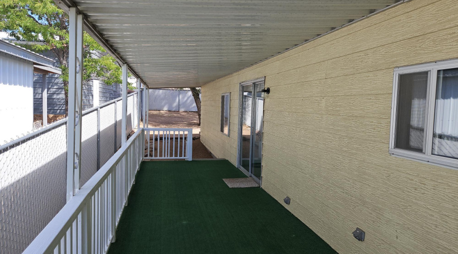 WEST COVERED PATIO