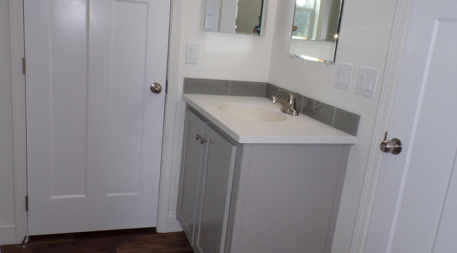 995 Timberland Rd Primary Bath Vanity