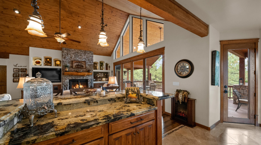 Kitchen Breakfast Bar