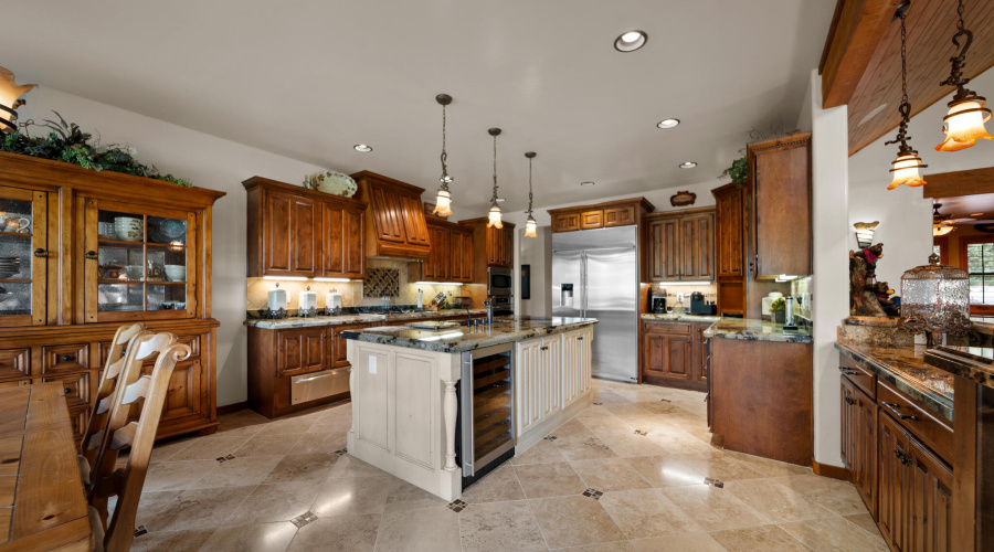 Kitchen/Wine Fridge