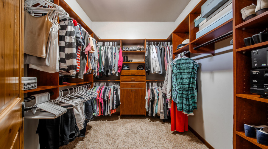 HerMaster Closet