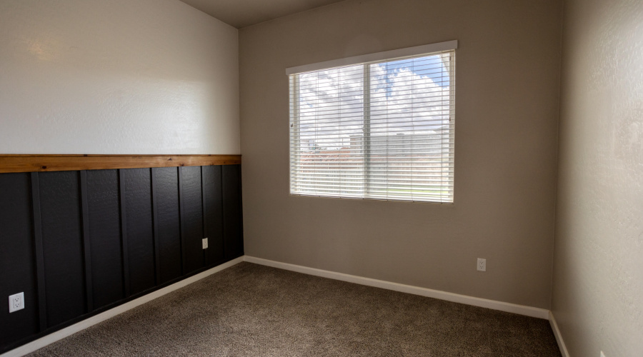 Guest Room w/Accent Wall