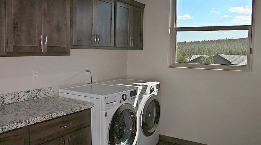 Laundry Room w/sink and cabinets