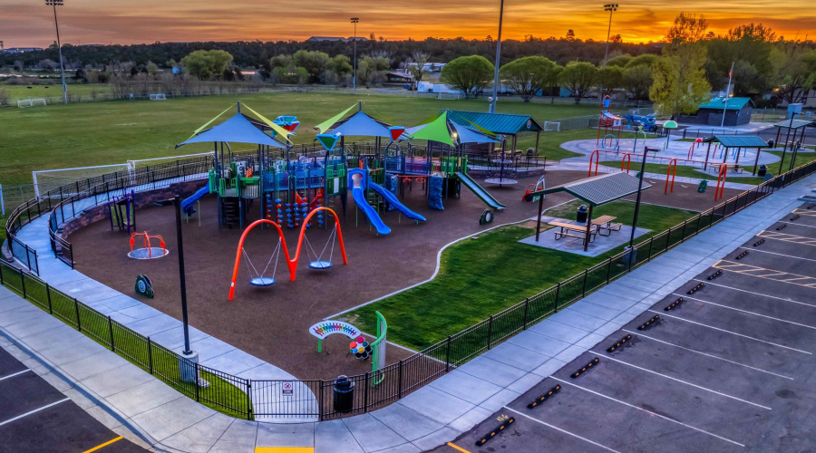 zphoto show low playground frontier park